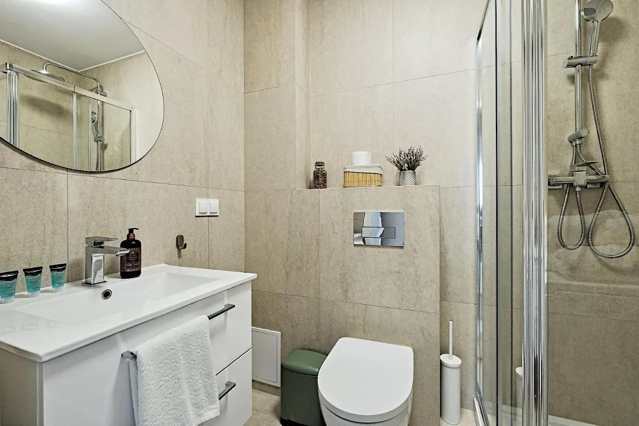 Metropolitan Heaven Apartment Emilii Plater 55 وارسو بولندا